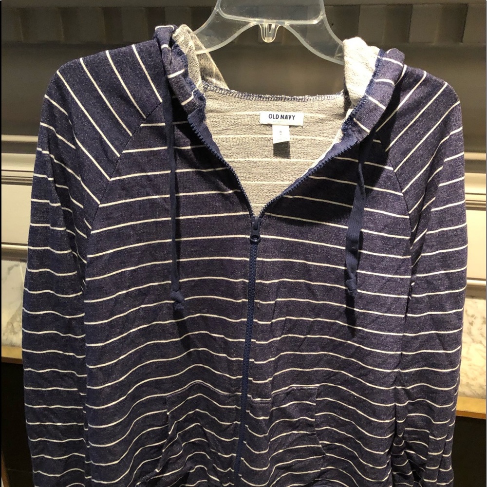 Old Navy sweatshirt preowned no rips no stain